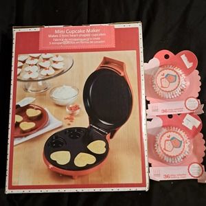 NIB- Mini Heart Shaped 5 Cupcake Maker Electric